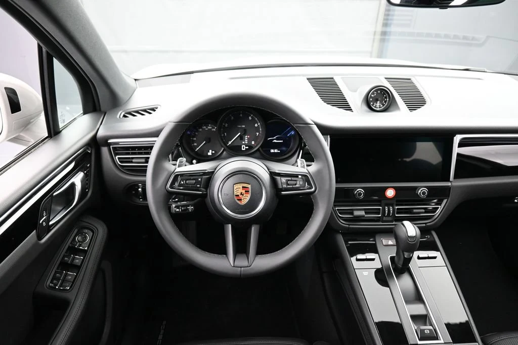 2026 Porsche Macan interior, dashboard, Black