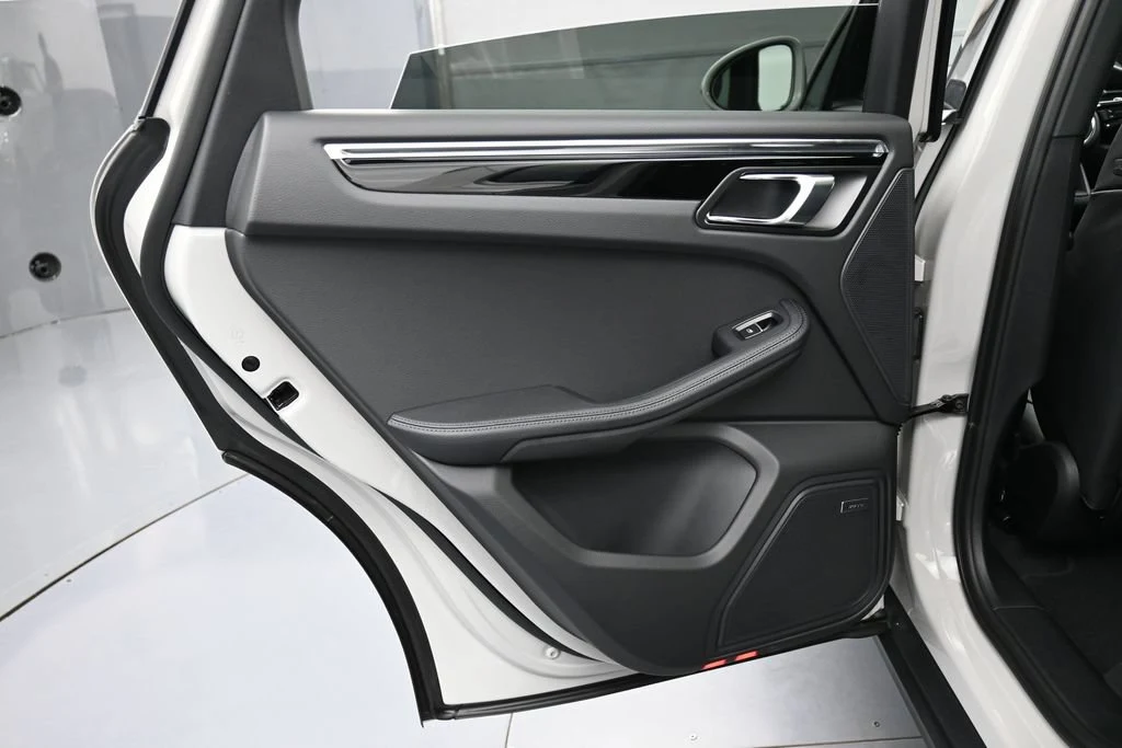 2026 Porsche Macan interior, door panel, Black