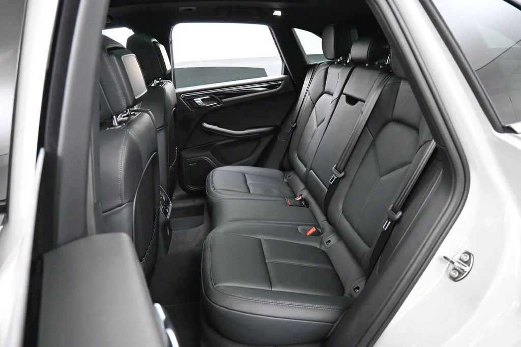 2026 Porsche Macan interior, seats, Black