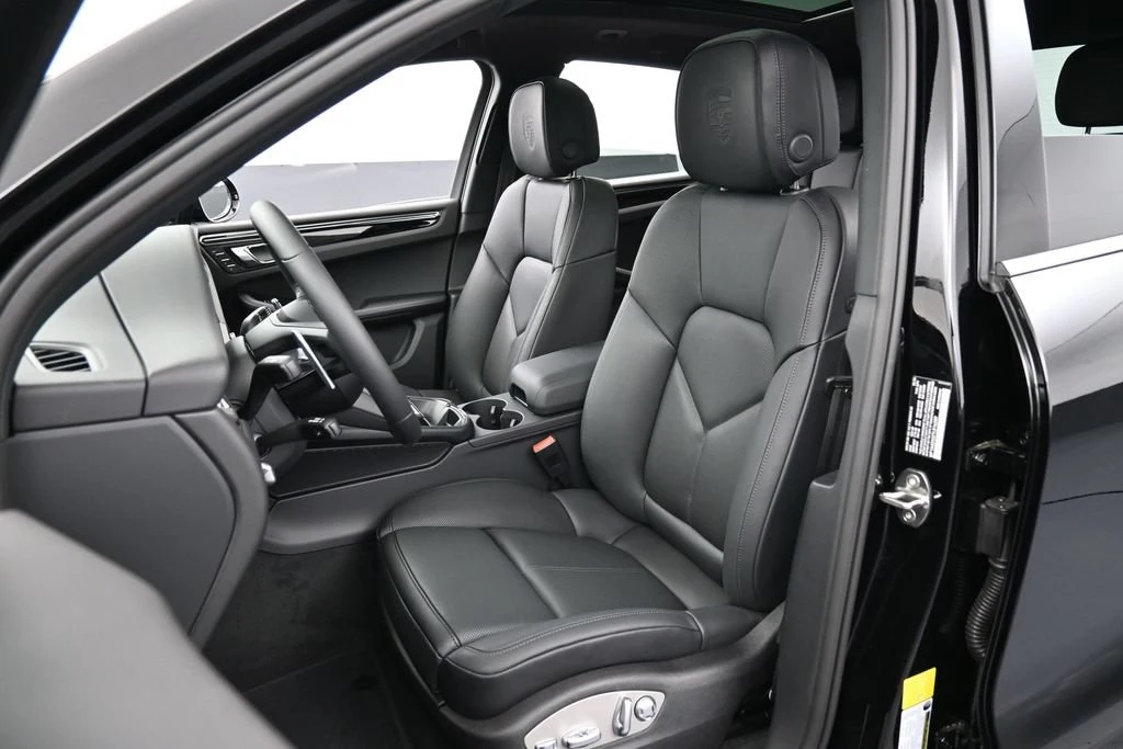 2026 Porsche Macan interior, seats, Black
