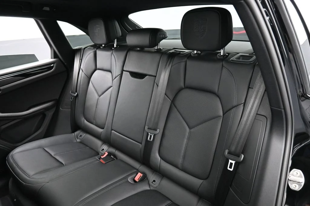 2026 Porsche Macan interior, seats, Black