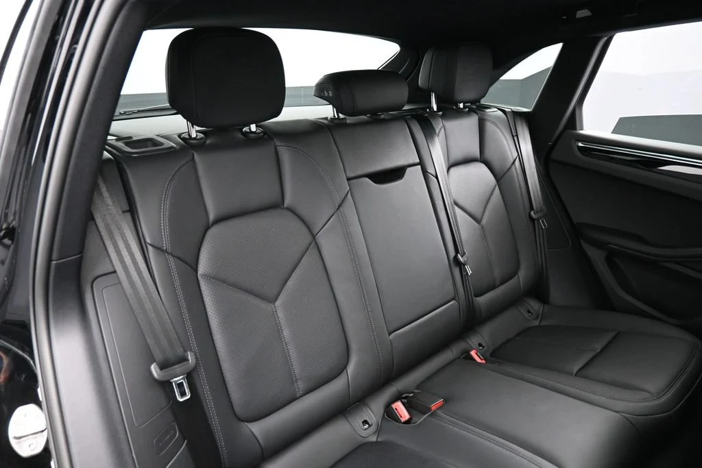 2026 Porsche Macan interior, seats, Black