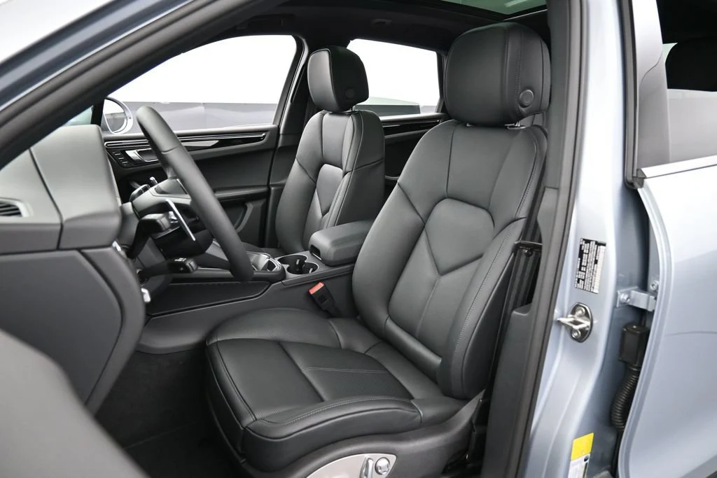 2026 Porsche Macan interior, seats, Black