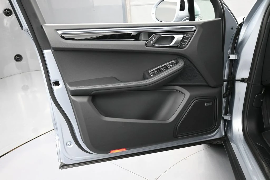 2026 Porsche Macan interior, door panel, Black