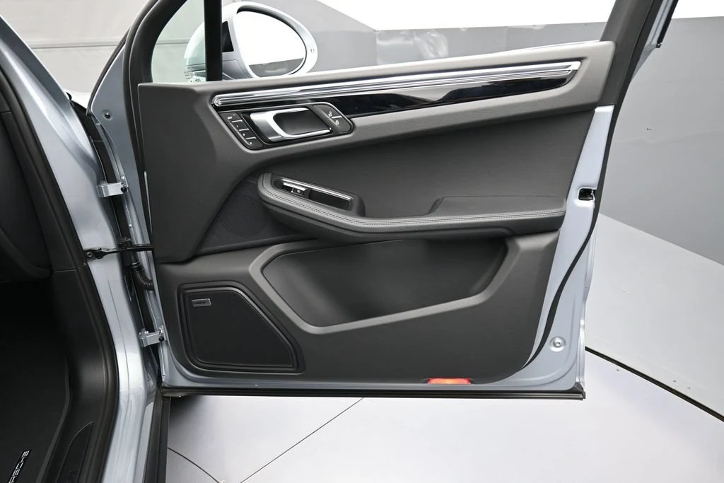 2026 Porsche Macan interior, door panel, Black