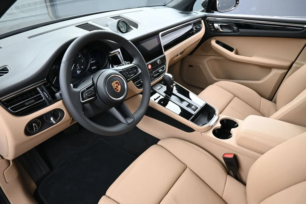 2026 Porsche Macan interior, Black/Mojave Beige