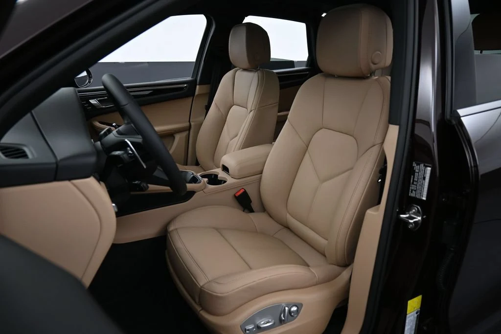 2026 Porsche Macan interior, seats, Black/Mojave Beige