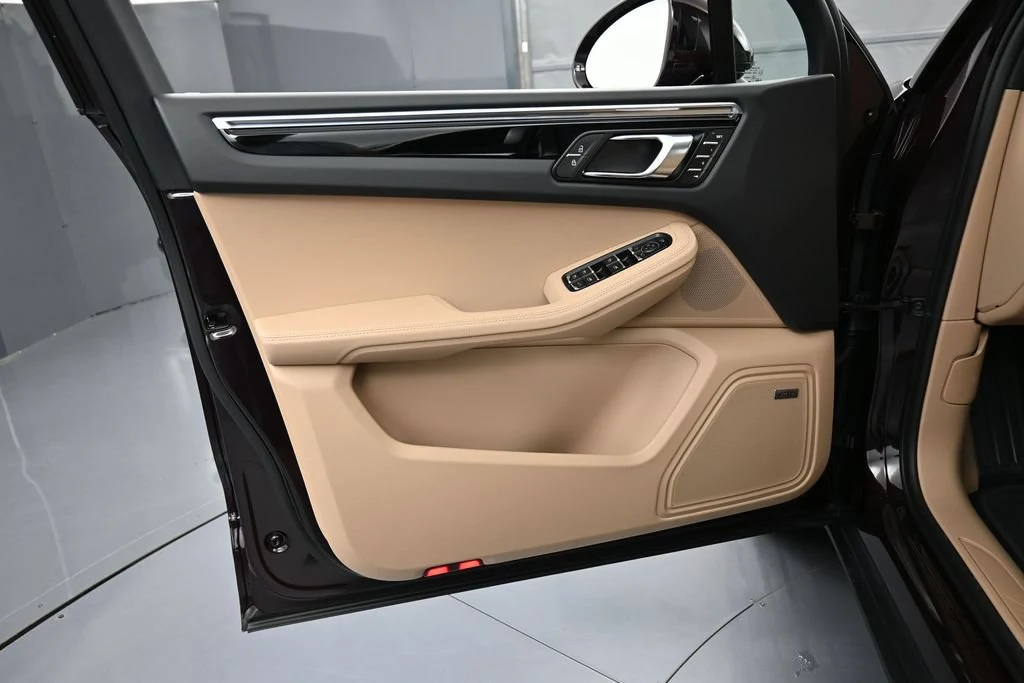 2026 Porsche Macan interior, door panel, Black/Mojave Beige