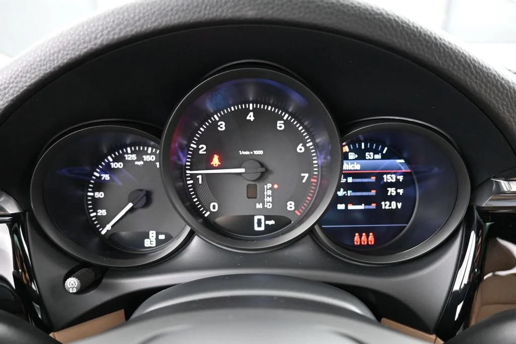 2026 Porsche Macan interior, Black/Mojave Beige