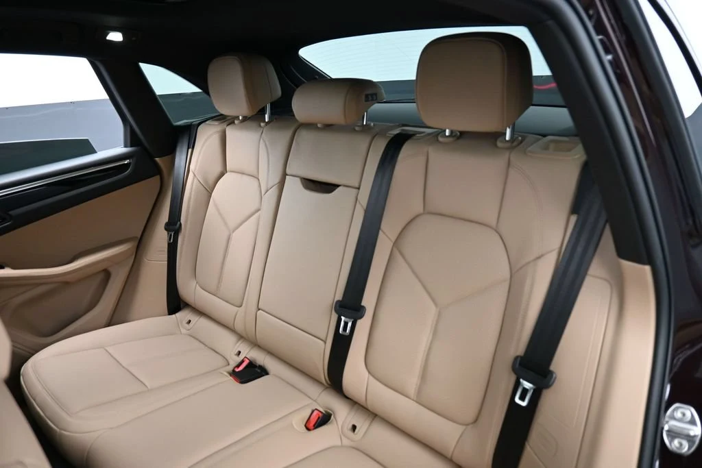 2026 Porsche Macan interior, seats, Black/Mojave Beige
