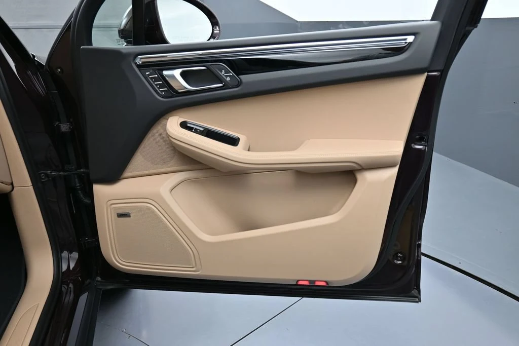 2026 Porsche Macan interior, door panel, Black/Mojave Beige