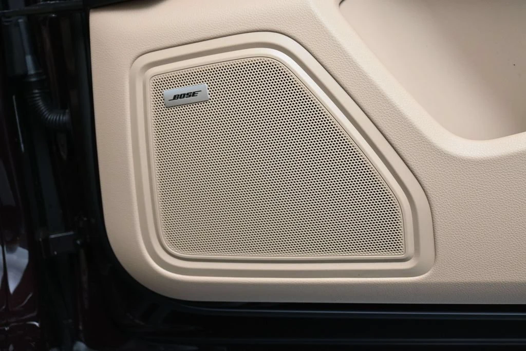 2026 Porsche Macan interior, door panel, Black/Mojave Beige