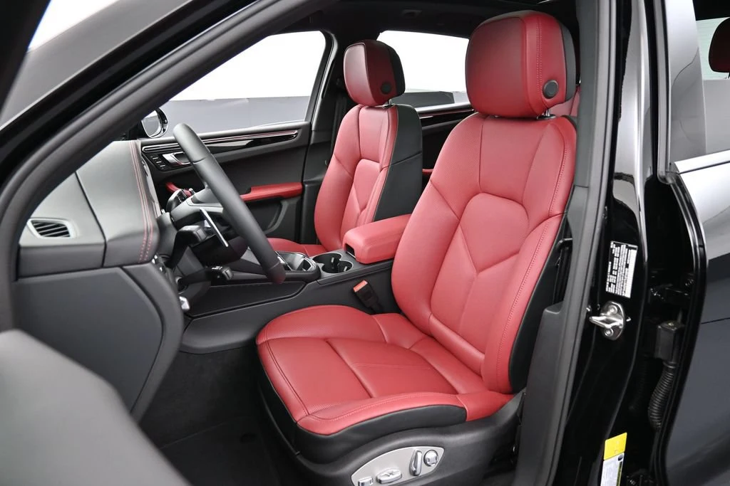 2026 Porsche Macan interior, seats, Black/Bordeaux Red