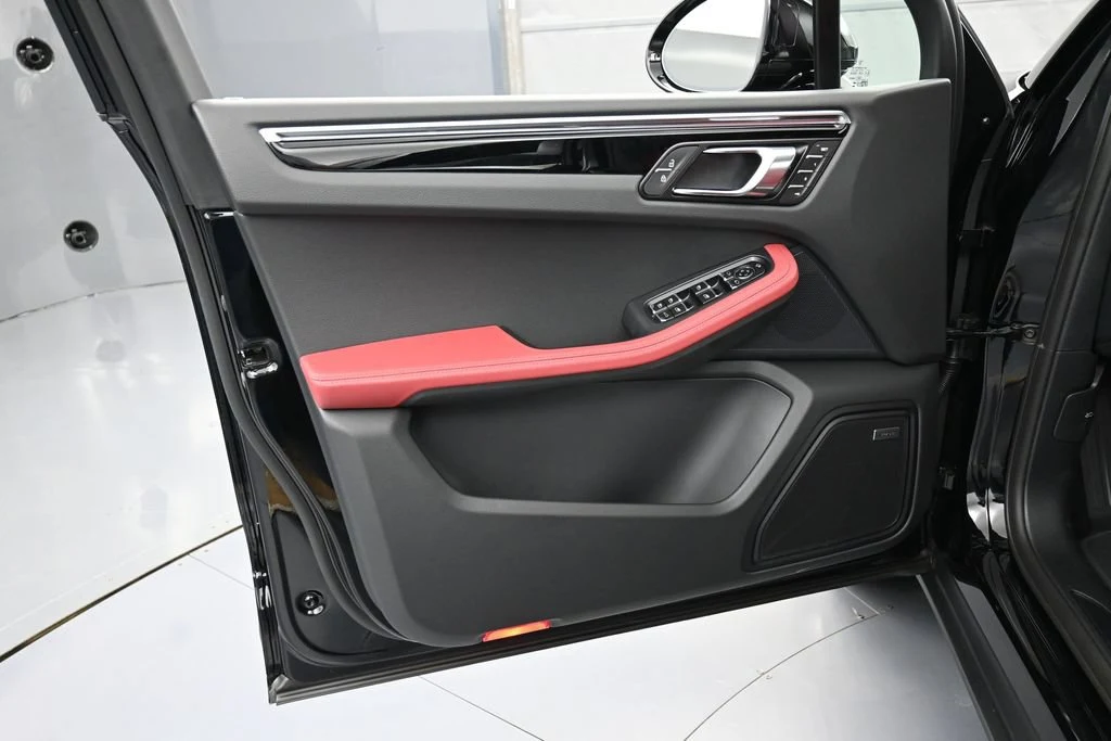 2026 Porsche Macan interior, door panel, Black/Bordeaux Red