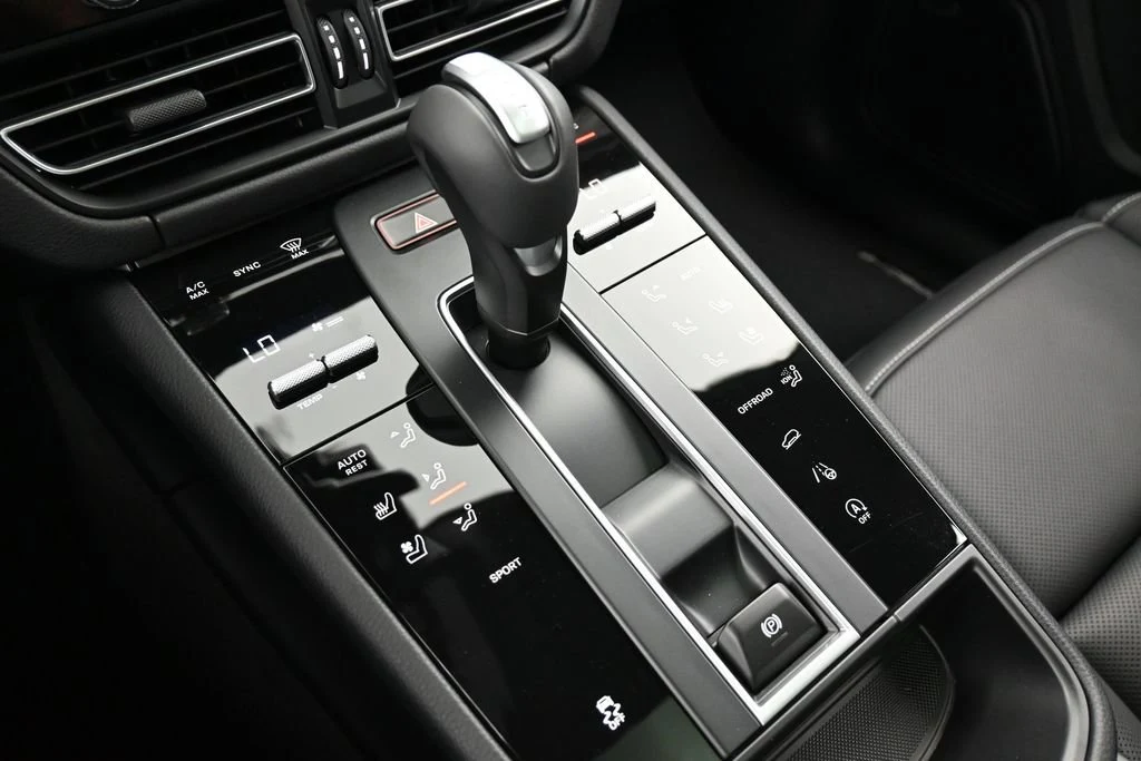 2026 Porsche Macan interior, center console, Black