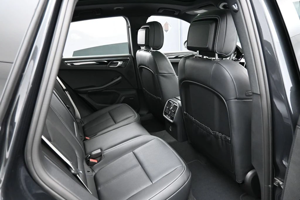 2026 Porsche Macan interior, seats, Black