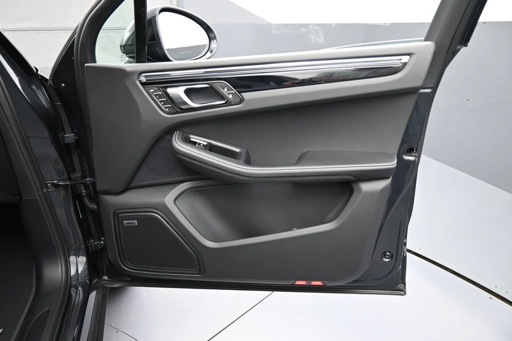 2026 Porsche Macan interior, door panel, Black