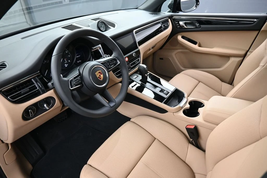2026 Porsche Macan interior, Black/Mojave Beige