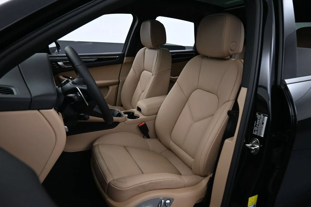 2026 Porsche Macan interior, seats, Black/Mojave Beige