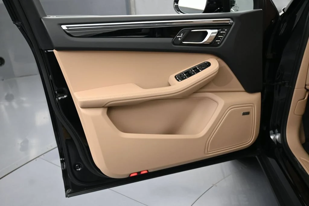 2026 Porsche Macan interior, door panel, Black/Mojave Beige