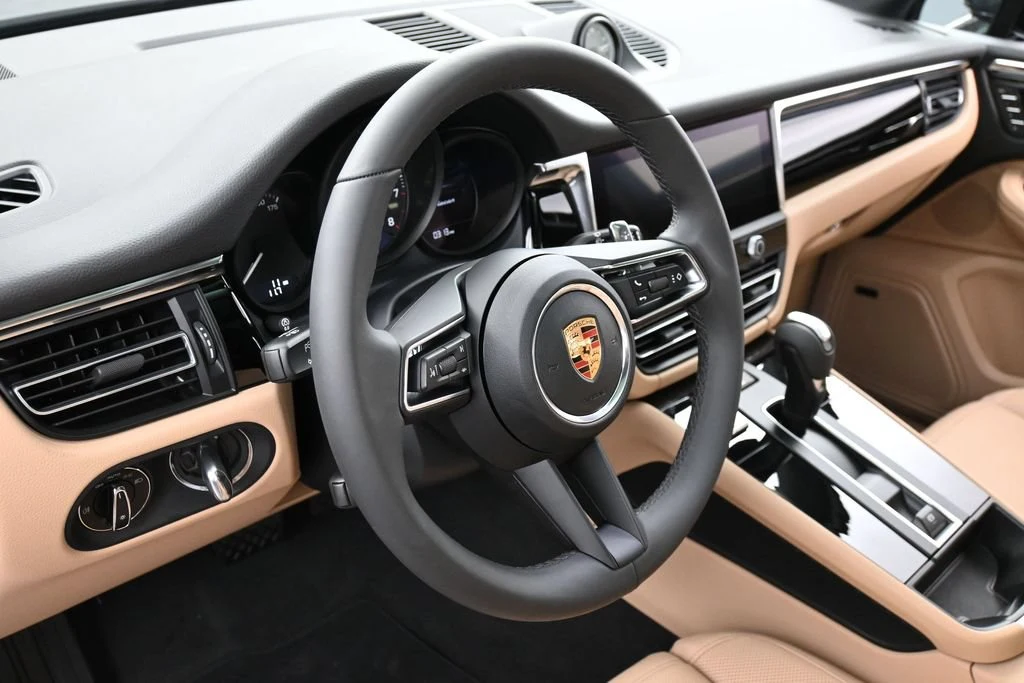 2026 Porsche Macan interior, Black/Mojave Beige