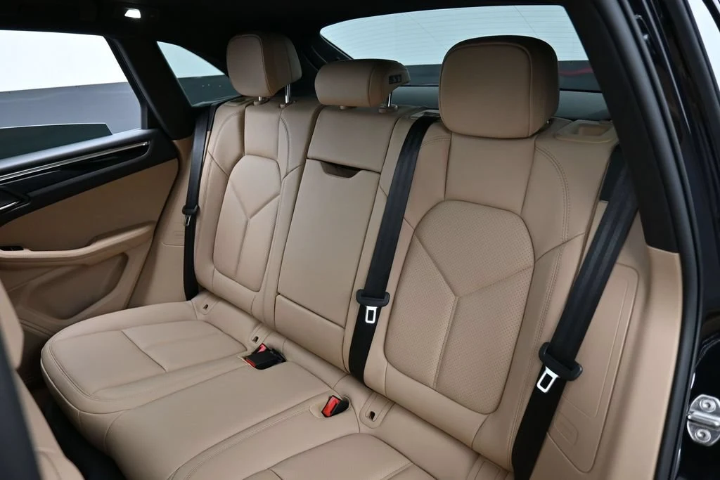 2026 Porsche Macan interior, seats, Black/Mojave Beige