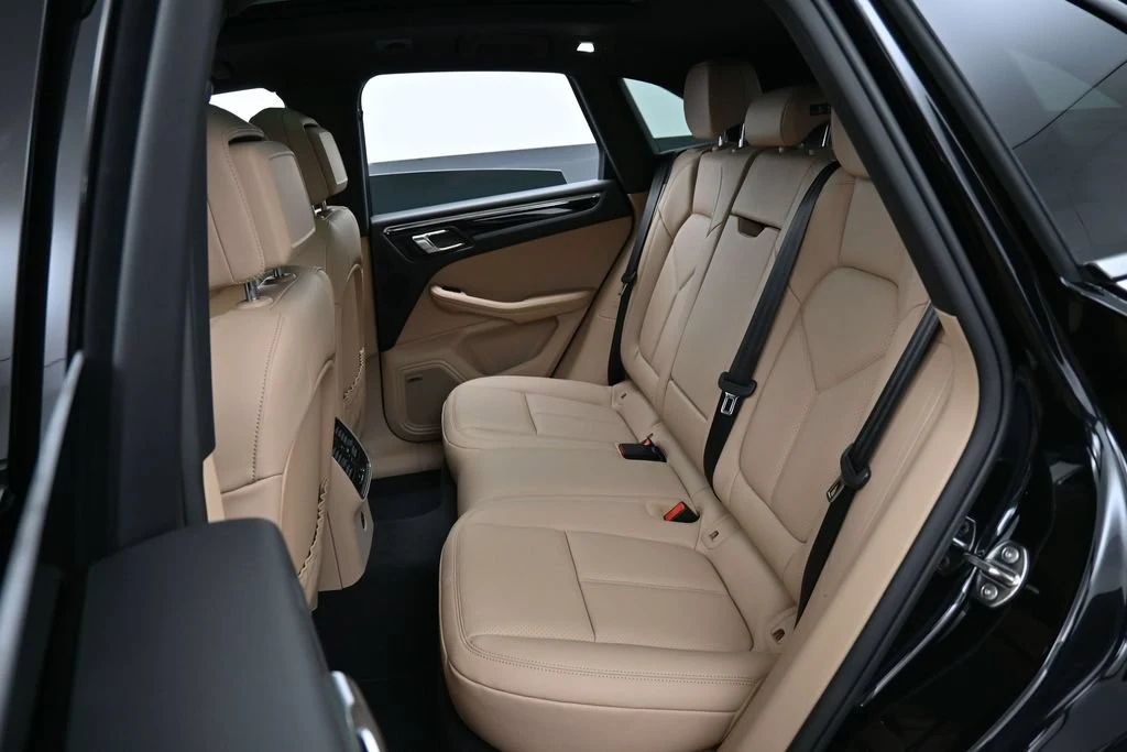 2026 Porsche Macan interior, seats, Black/Mojave Beige