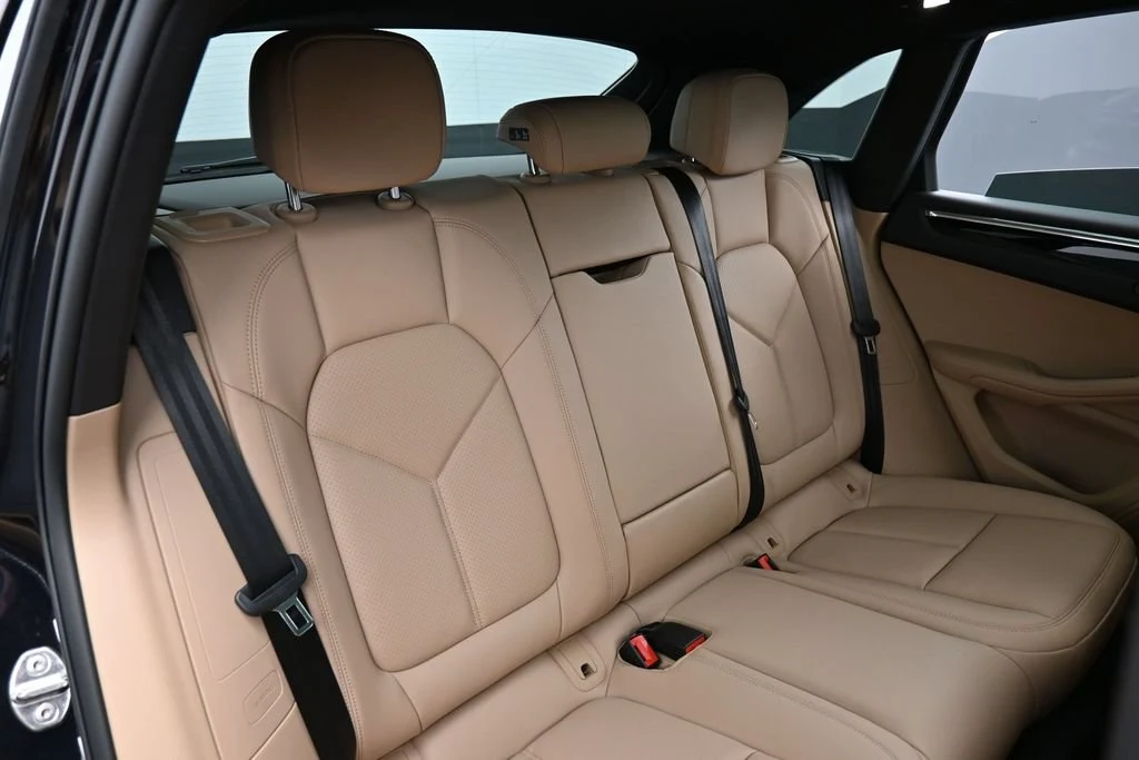 2026 Porsche Macan interior, seats, Black/Mojave Beige