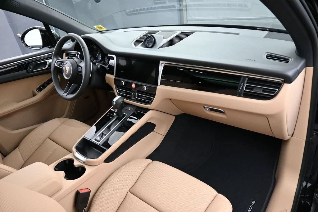 2026 Porsche Macan interior, Black/Mojave Beige