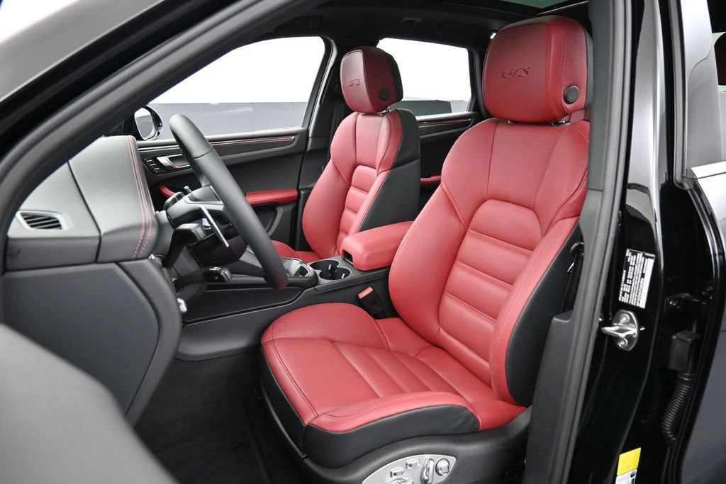 2026 Porsche Macan GTS interior, seats, Black/Bordeaux Red