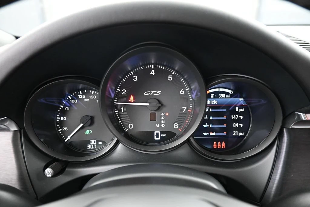 2026 Porsche Macan GTS interior, Black/Bordeaux Red