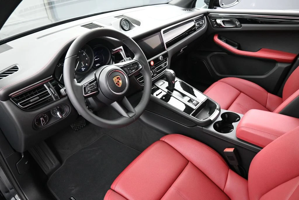 2026 Porsche Macan interior, Black/Bordeaux Red