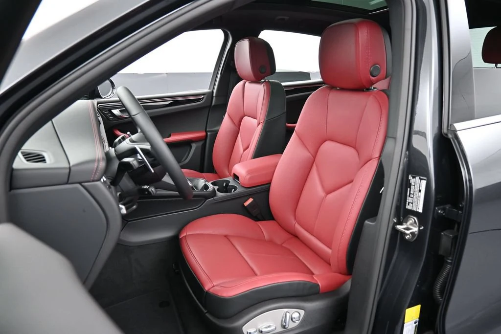2026 Porsche Macan interior, seats, Black/Bordeaux Red