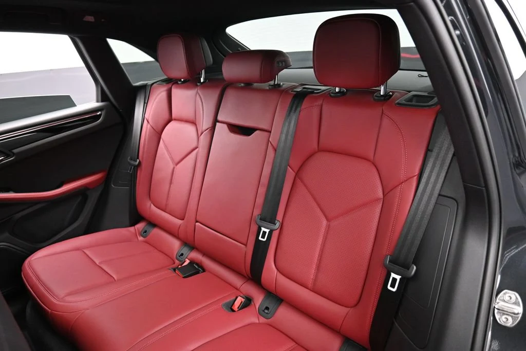 2026 Porsche Macan interior, seats, Black/Bordeaux Red