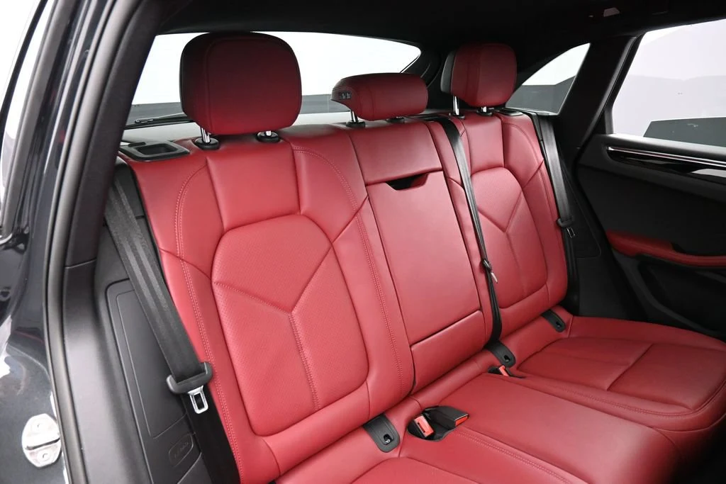 2026 Porsche Macan interior, seats, Black/Bordeaux Red