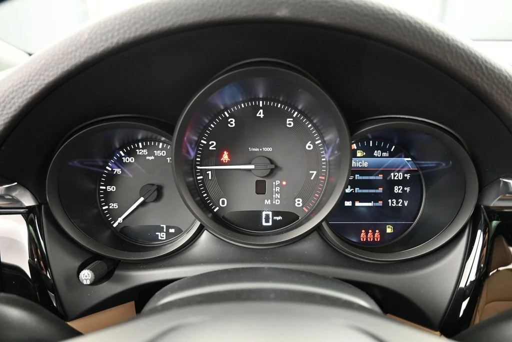 2026 Porsche Macan interior, Black/Mojave Beige