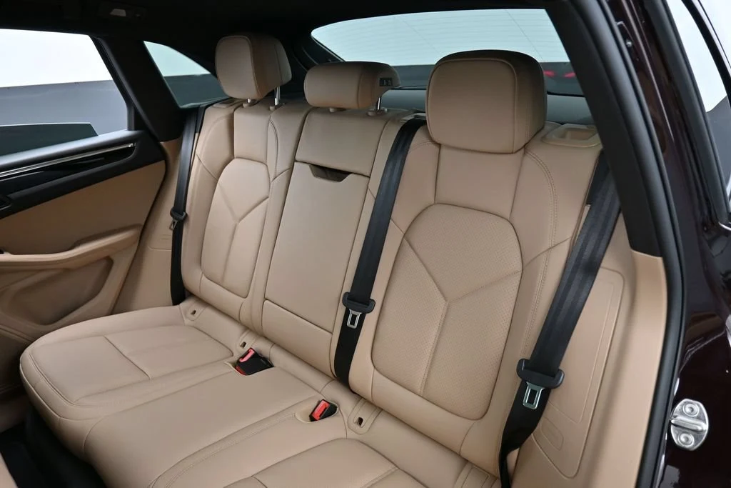 2026 Porsche Macan interior, seats, Black/Mojave Beige