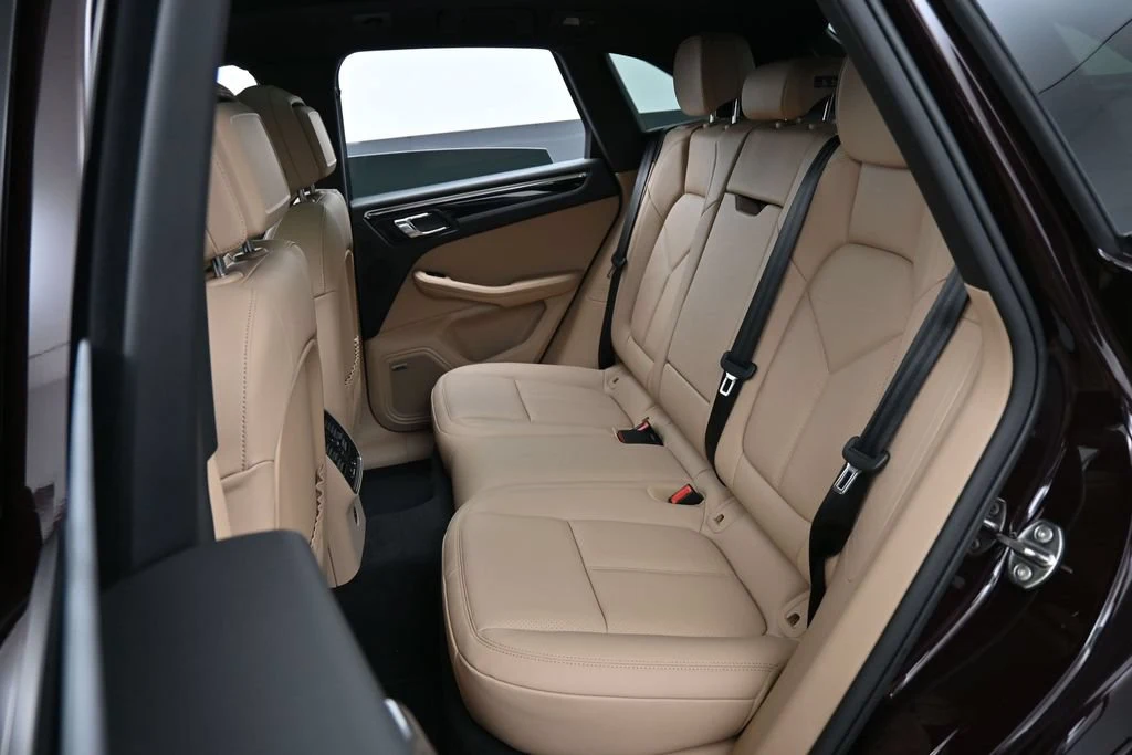 2026 Porsche Macan interior, seats, Black/Mojave Beige
