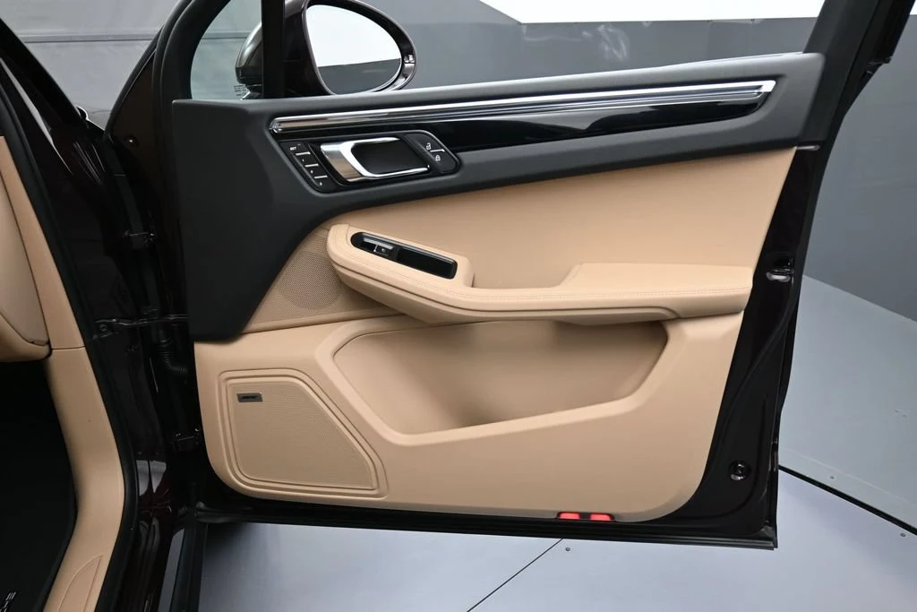 2026 Porsche Macan interior, door panel, Black/Mojave Beige