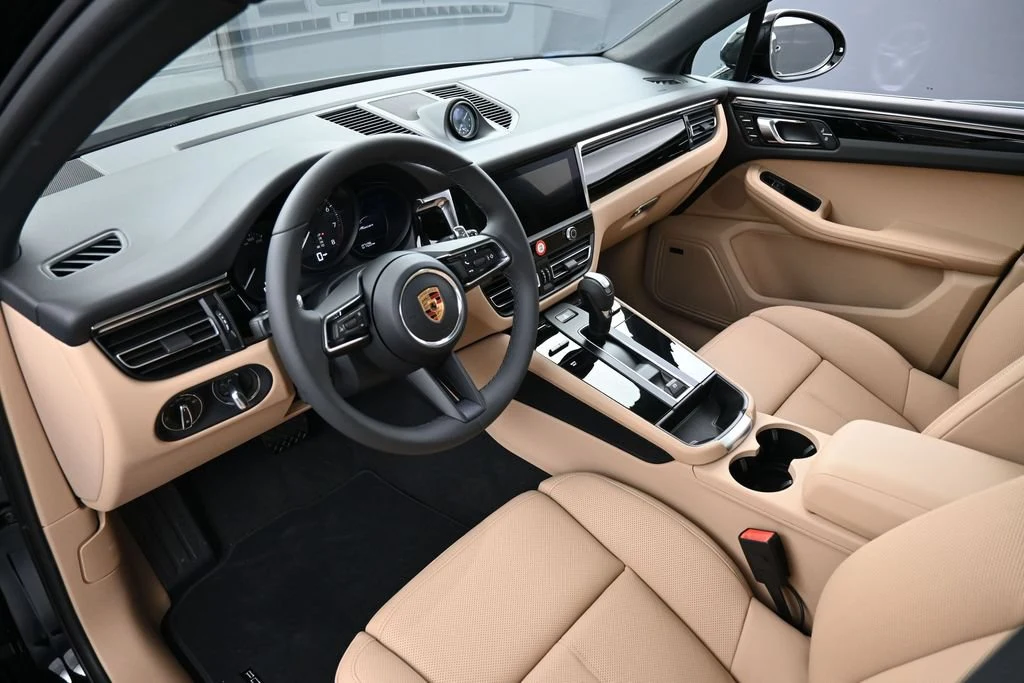 2026 Porsche Macan interior, Black/Mojave Beige