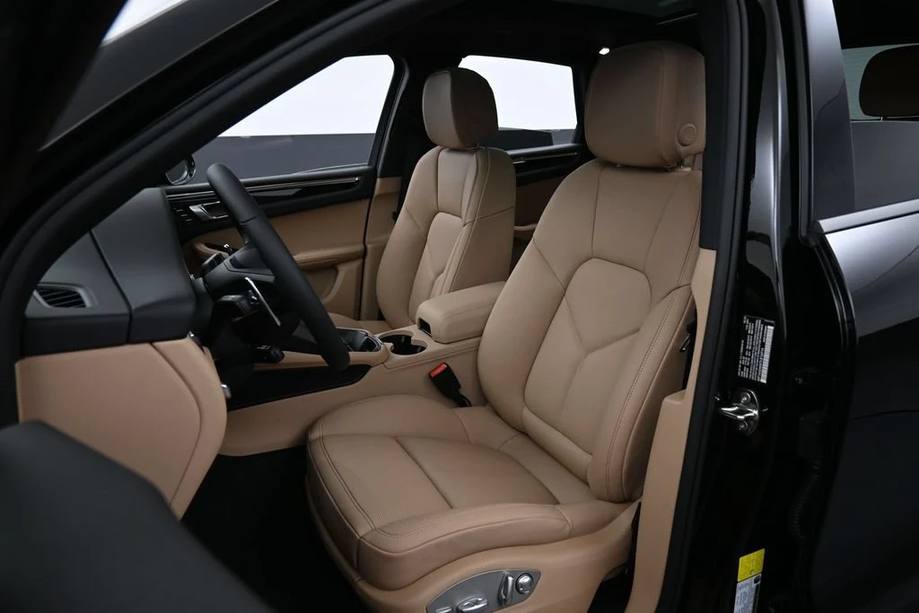 2026 Porsche Macan interior, seats, Black/Mojave Beige