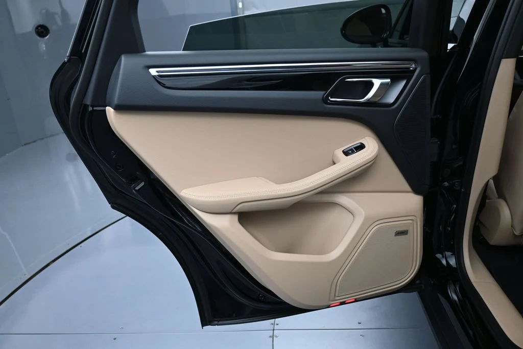 2026 Porsche Macan interior, door panel, Black/Mojave Beige