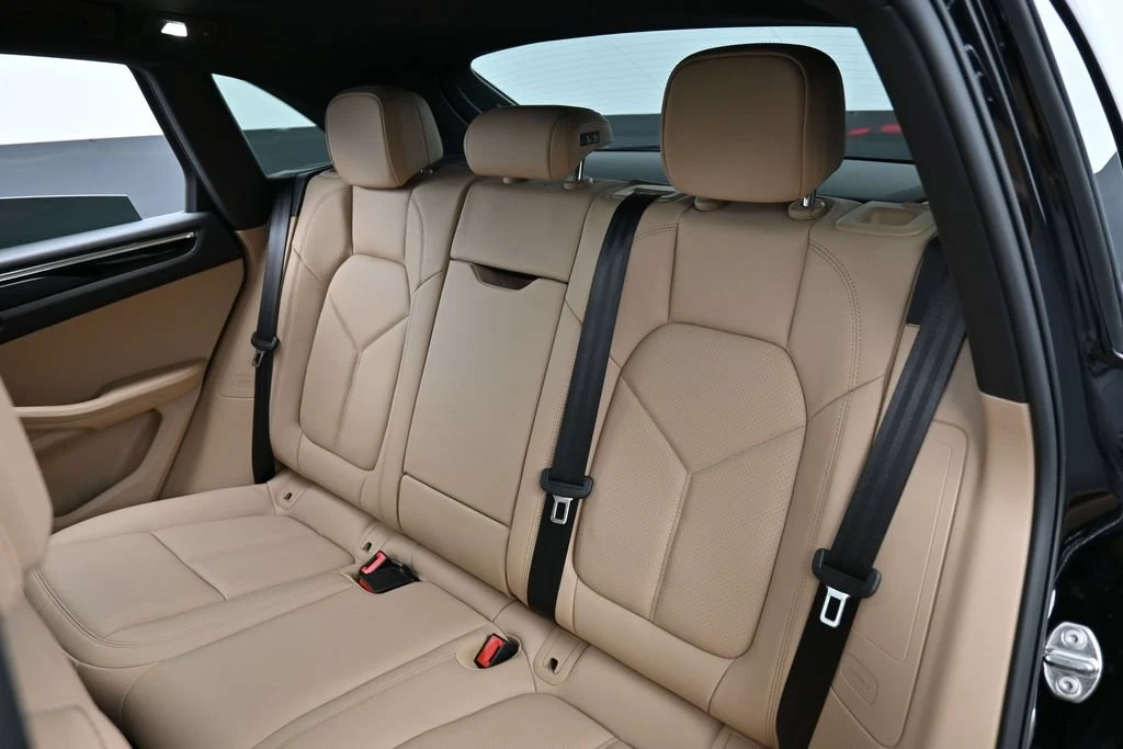 2026 Porsche Macan interior, seats, Black/Mojave Beige