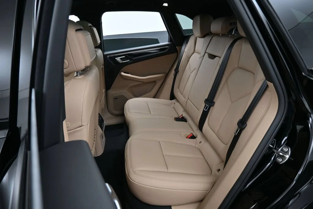 2026 Porsche Macan interior, seats, Black/Mojave Beige