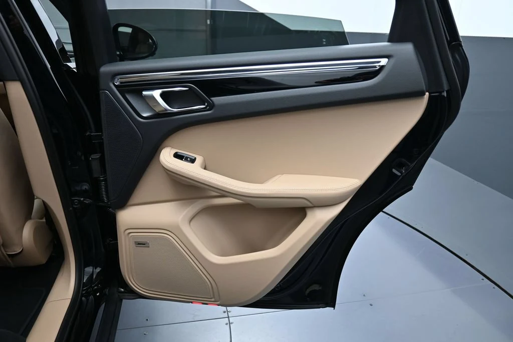 2026 Porsche Macan interior, door panel, Black/Mojave Beige