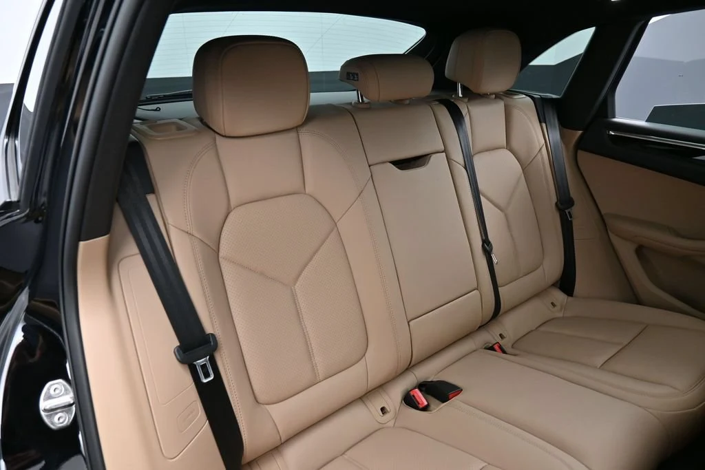 2026 Porsche Macan interior, seats, Black/Mojave Beige