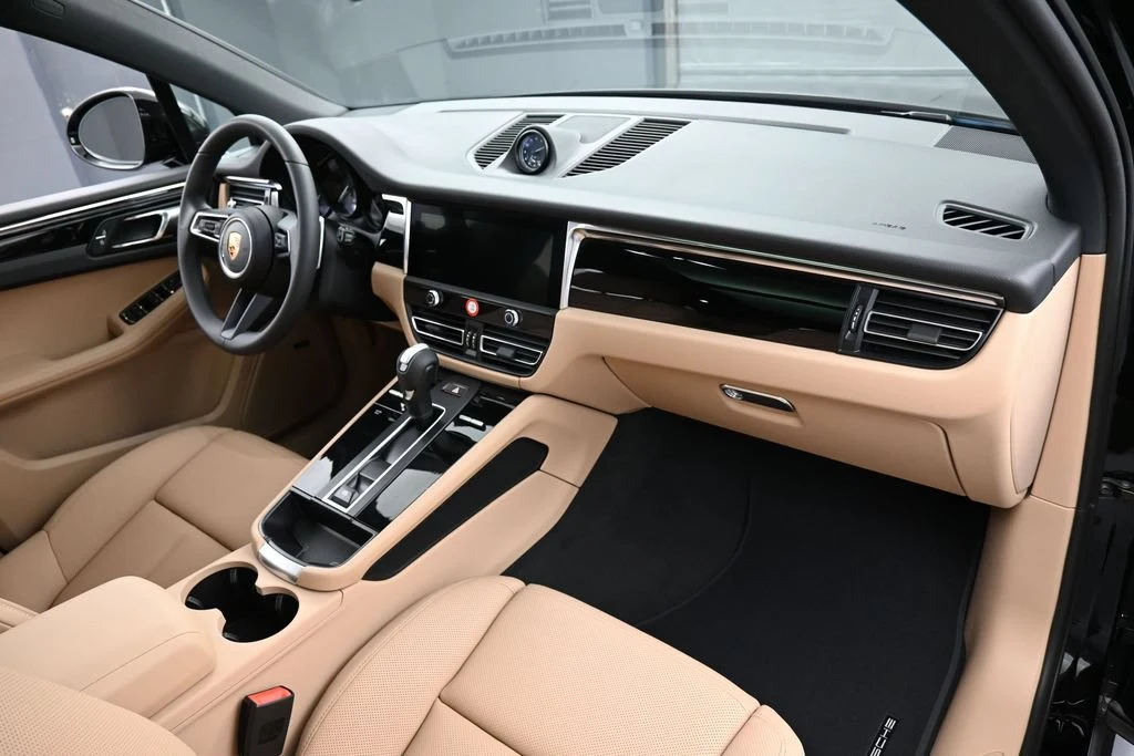 2026 Porsche Macan interior, Black/Mojave Beige