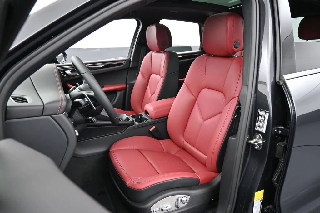 2026 Porsche Macan interior, seats, Black/Bordeaux Red