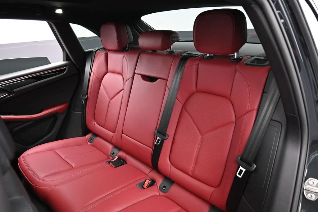 2026 Porsche Macan interior, seats, Black/Bordeaux Red