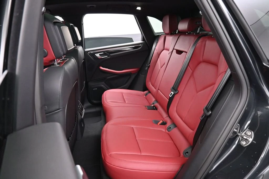 2026 Porsche Macan interior, seats, Black/Bordeaux Red